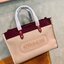 COACH FIELD TOTE IN COLORBLOCK WITH COACH BADGE ((C6035)) 📌พร้อมส่ง ยังไม่มีในไทยแน่นอนนจ้าา😘 กระเป๋าทรง Tote ที่สาวๆต้องมีติดตัวสักใบ! รุ่นนี้ใช้หนังแท้อย่างดี หนังนิ่ม สวยมากๆค่ะ หลงรักแน่นอน