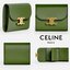 สีใหม่พร้อมส่ง! สีเขียวเหนี่ยวทรัพย์!✴️ NEW IN! CELINE SHORT WALLET VIP GIFT WITH PURCHASE (GWP) พรีเมี่ยมกิ๊ฟ Limited จาก CELINE HAUTE PARFUME DUTYFREE COUNTER หนังเรียบสวยอยู่ทรงมีโลโก้ด้านหน้าเปิดปิดด้วยฝาพับกระดุม