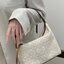 LOEWE CANVAS BAG VIP GIFT WITH PURCHASE (GWP) พรีเมี่ยมกิ๊ฟ Limited จาก LOEWE HAUTE PARFUME DUTYFREE COUNTER วัสดุ CANVAS ตัดหนังแท้ ดีไซน์ทรงยอดฮิตประจำปีเลย! ปักโลโก้แบรนด์บนผ้าทั้งใบเป็นเอกลักษณ์ เปิดปิดด้วยซิปยาวภายในโล่งกว้าง ใส่กระเป๋าสตางค์ยาว มือถ