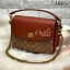 COACH CASSIE CROSSBODY 19 IN SIGNATURE BAG 💋สวย คลาสสิค ดูดีมีระดับมากๆค่ะ!! กระเป๋าแบบหิ้วได้//คล้องไหล่ได้//สะพายข้างหรือครอสบอดี้ร์ได้ วัสดุหนังแท้ทั้งใบอย่างดีค่ะ เปิดปิดกระเป๋าแบบหมุนล็อค ภายในแบ่ง3ช่อง แต่ละช่องกว้าง สามารถใส่กระเป๋าเงินใบกล