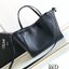 CELINE Small Cabas Drawstring Cuir Triomphe / CELINE TOTE BAG กระเป๋าทรงโท้ทน่ารักน่าใช้ ตัวกระเป๋าหนังนุ่มมาก ปากกระเป๋าเป็นหูรูดดึงปรับทรงได้สองแบบสองสไตล์