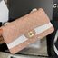 CHANEL Classic Medium Flap Bag กระเป๋าสะพายคลาสสิกรุ่นยอดนิยมตลอดกาล ดีไซน์เรียบหรูหราขับผิว งานหนังแท้สวยมาก มีอะไหล่เงินและทอง สุดยอดเดอะเบสท์ไอเท็ม