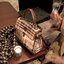 พรีเมี่ยมกิ๊ฟแท้ 100% 】Burberry london kelly bag vintage with strap Gift Bag กระเป๋าถือหรือสะพายไหล่ วัสดุ canvas ภายในโล่ง มี1ช่องซิป มีสายยาว มีฐานกันกระแทก ถอดสายได้ คุณนายสุดๆ ไม่ควรพลาดจริงๆค่า