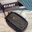 OUTTLET 】Tory burch kira chevron n/s crossbody bag กระเป๋าสำหรับใส่มือถือหรือของจุกจิกต่างๆ ได้กลายมาเป็นแฟชั่นสุดร้อนแรงแห่งปี คอลเลคชั่นนี้ออกมาเพื่อเอาใจสาวๆโดยเฉพาะ สีสันสุภาพเพื่อให้แมทช์กับสีสันของเสื้อผ้า ได้ง่าย ภายในยังสามารถแบ่งสันปันส่วนไว้สำหร