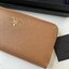 หนังแท้ Prada Long Wallet / Prada Wallet รุ่นที่รอคอย เข้าแล้วค้า กับ Prada Zip Wallet Saffiano งานหนังแท้ กระเป๋าสตางค์ซิปรอบ เปิดปิดด้วยซิป อะไหล่ทอง ปั้มแบรนด์ ด้านในมีช่องซิปแยกอีก1ช่อง บุผ้าปั้มแบรนด์สวยหรู ใส่ธนบัตรได้เยอะเลย เกร๋กู้ด ครบทุกฟังค์ชั่