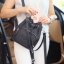 Parfois Bucket backpack กระเป๋าเป้ ถอดสายได้ มีสายสั้นให้สามารถถือ หรือสะพายข้างก้อได้ค่า ดีไซน์เกร๋มาก สีดำสวยมาก chic สุดๆ รุ่นนี้ รูปแบบน่ารัก แอบเก๋ด้วยดีไซด์ของตัวกระเป๋า ด้านหน้ามีช่องเก็บของ และที่มัดสายกระเป๋า ภายในมีช่องเก็บของจุกจิกได้ ใบจริงสวย