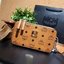 M.C.M E/W CAMERA BAG IN VISETOS (ทรงแนวนอน) กระเป๋าสะพายข้าง ทรงกล่อง ตัดขอบคมสวย ใช้งานง่าย ดีไซน์เรียบหรูและคลาสสิคตามสไตล์ วัสดุหนังแคนวาสคุณภาพดี เปิด-ปิดด้วยซิป แบ่งเป็น 2 ช่องหลัก ใส่ของสำคัญได้สบาย ใส่มือถือได้ทุกรุ่น มาพร้อมสายสะพายสปอร์ต ถอดออกได
