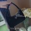 Prada nylon mini shoulder bag กระเป๋าถือหรือสะพายไหล่ size mini กำลังน่ารัก premium gift จาก prada วัสดุ nylon อะไหล่ทอง น้ำหนักเบา เปิดปิดด้วยซิป ใส่กระเป๋าสตางค์ใบสั้น, มือถือได้ทุกรุ่น ถือออกงานก็ดูดี