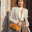 M.C.M SMALL TRACY CROSSBODY IN VISETOS สาวรออยู่!! ไอเท็ม must have เรียบหรู คงเอกลักษณ์ของคอลเลคชั่นเทรซี่ ที่ให้ความเป็นผู้ดีในตัว กระเป๋าสะพายข้างทรงกระบอก ขนาดกำลังสวย วัสดุหนังแคนวาสคุณภาพดีสลับหนังแท้ สวยงาม เปิด-ปิดด้วยตัวกดล็อค ภายในโล่ง ใส่ของได้