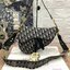 VIP GIFT CHRISTIAN DIOR Oblique Canvas Saddle Bag กระเป๋ารุ่นยอดนิยมตามแบบฉบับแบรนด์ ใช้งานได้ 2 แบบ สะพายยาว CROSSBODY และสายสั้นถือได้เก๋ๆ ลุคนี้คูลสุดๆ เลยค่าา ภาพถ่ายจากสินค้าจริง! สวยมาก พร้อมส่งที่ไทยราคาสุดคุ้ม สาวๆ ห้ามพลาดค่ะ!