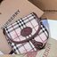 BURBERRY FRAGRANCES VINTAGE CROSSBODY BAG GiFT WITH PURCHASE (GWP) กระเป๋าสะพายพรีเมี่ยมกิ๊ฟ Limited Edition จากเคาน์เตอร์ BURBERRY FRAGRANCES วัสดุหนังแท้ขึ้นลาย Burberry Vintage Signature สวยหรูสุดคลาสสิค เปิดปิดฝาปิดกระดุมแม่เหล็ก ภายในมีโลโก้และช่องซิ