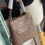 COACH SMALL TOWN BUCKET BAG IN SIGNATURE สำหรับสาวแฟชั่นที่ชอบรายละเอียดชิคๆ ดีไซน์สุดเก๋ แนะนำเลยสำหรับกระเป๋าทรงบักเก็ตใบนี้ เชื่อว่าสาว ๆ หลายคนชื่นชอบ เป็นไอเทมที่สามารถแมทช์ได้กับเสื้อหลากหลายสไตล์ บรรจุของได้เยอะโดยที่กระเป๋าไม่เสียทรง แบ่งช่องใช้งา