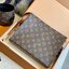 LV Toiletry 26 with strap / LV Toiletry Pouch 26 in Monogram Reverse Canvas with Wide Shoulder Strap Replica ต๊าซมากแม่ ลุคนี้ความเท่ ความปังได้หมด มาใหม่ลายโมโนแกรม งานซิปมา2 สาย งานสวยเป๊ะมาก ได้หญิงสะพายได้ ผู้ชายสะพายดี ใครหาอยู่ห้ามพลาดน้า งานอะไหล่ป