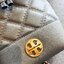 น้องสวยเกินเบอร์ คุณภาพแน่น จำนวนจำกัด! TORY BURCH MINI WILLA BUCKET BAG พร้อมส่งที่ไทย แนะนำต้องมีค่า กระเป๋าทรงจนมจีบ หนังแกะแท้((หนังแกะจะมีคุณภาพดีและแพงกว่าหนังวัวนะคะ)) ลายหนังสวย เดินด้ายลายนวม สัมผัสแล้วสาวๆหลงรักแน่นอนค่าา