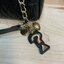 ของแท้ แท้ 100% GUESS CROSSBODY BAG กระเป๋าถือหรือสะพาย ขนาดกำลังดี วัสดุ pu. faux leather หนังนิ่ม นุ่มมาก สวยอยู่ทรง