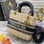 Medium Lady Dior Bag Natural Wicker and Dior Oblique Jacquard [Blue/Latte] เสน่ห์ที่สง่างาม พร้อมส่งที่ไทย ภาพสินค้าถ่ายจากงานขายจริง ใช้งานต่างประเทศได้ค่ะ