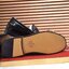 GUCCI Loafers for Men เกรดออริจินอล รองเท้าโลฟเฟอร์กุชชี่ ให้ลุคดูภูมิฐาน หรูหรา เข้ากับทุกชุด ทุกโอกาส วัสดุหนังแท้และแคนวาสอย่างดี ใส่สบาย ไม่กัดเท้า บล็อคมาตรฐาน 1:1 เป็นรองเท้าที่คุณผู้ชายควรมีติดตู้ภาพถ่ายจากงานขายจริง ใช้งานต่างประเทศได้