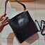 COACH 1011 SMALL TOWN BUCKET BAG รุ่นยอดนิยมใบเล็ก กระเป๋าทรงบัคเก็ต สีคลาสสิคเรียบหรู ตัดกับโลโก้สีทองดูโดดเด่น วัสดุหนัง pepble สวยคมทุกมุมจริงๆ!! เปิด-ปิดด้วยกระดุมแม่เหล็กทั้ง 2 ฝั่ง ภายในเป็นช่องโล่ง มาพร้อมสายสะพายปรับได้ตามตัว ขนาดใบนี้กำลังสวย สะพ