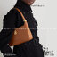 Burberry TB Shoulder Bag 9" 11" กระเป๋าสะพายไหล่ เรียบหรูดูแพงต้องยกให้รุ่นนี้เลยค่ะ งานหนังสวยเต็มใบ โลโก้อะไหล่ทองเงางาม สวยเป๊ะ จะถือหรือสะพายไหล่ก็ดูหรูหรามีระดับ