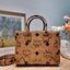 M.C.M Munchen Tote in Maxi Visetos with nappa leather trim กระเป๋าโท้ทไซส์เล็ก ขนาดกำลังสวย พกพาง่าย ดีไซน์ใหม่ล่าสุด โดดเด่นด้วยโลโก้ที่มีขนาดใหญ่ขึ้น 💖เกรดออริ 1:1 สลับแท้