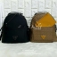 GUESS WOMAN'S BACKPACK กระเป๋าสะพายเป้หนังสวยขนาดกำลังดี สกีนโลโก้รอบใบ น้ำหนักเบา ด้านหน้าประดับโลโก้แบรนด์สามเหลี่ยมโดดเด่น มีลูกเล่นที่ช่องด้านหน้าสามารถถอดออกถือเป็นครัชได้นะคะ ตัวกระเป๋าเปิดปิดด้วยซิปเป็นหลัก ภายในกว้าง บุด้วยผ้าสกีนลายโลโก้แบรน