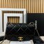 CHANEL FLAP BAG Pearls & Gold-Tone Metal กระเป๋าสะพายดีไซส์คลาสสิคหนังแท้แต่งมุก เกรดออริ สลับแท้ 1:1 ใช้งานต่างประเทศได้ ภาพถ่ายจากงานขายจริง
