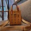 M.C.M X-MINI KLASSIK TOTE IN VISETOS สิ้นสุดการรอคอย สำหรับไอเท็มกะทัดรัด พร้อมเสิร์ฟให้คุณแบบเต็มพิกัด!! กระเป๋าสะพายมินิโท้ท ที่ตอบโจทย์ทุกไลฟ์สไตล์ ในวันสบาย วันทำงาน ออกงาน หรือวันที่ต้องลุย น้องคนสวยใบนี้พร้อมไปกับทุกคนได้เลย!! วัสดุหนังแคนวาสคุณภาพด