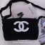 Chanel Beaute Crossbody Bag กระเป๋าสะพาย VIP GIFT ของแท้ จาก Chanel Cosmetic แท้💯 วัสดุขนวูลหนานุ่ม ตัดโลโก้แบรนด์หนังสีขาวสวยโดดเด่น น้ำหนักเบา เปิดปิดด้วยฝาปิดกระดุมแม่เหล็ก ใบใหญ่กำลังดี ใส่ iPad, กระเป๋าสตางค์ใบยาว, และของจุกจิกได้เยอะ มาพร้อม