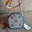 TORY BURCH T MONOGRAM JACQUARD CIRCLE BAG ((Large size)) พร้อมส่งที่ไทย สวยก่อนใครที่นี่! กระเป๋าจาก Tory burch รุ่นนี้มาในสไตล์ทรงวงกลม สุดคลาสสิค ดูคล่องตัวมากขึ้น วัสดุJacquardทอลายแบรนด์+ขอบหนังแท้ ได้ลงตัวสวยงามอยู่เหมือนเดิมค่ะ