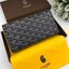 หนังแท้ GOYARD LONG WALLET กระเป๋าสตางค์ใบยาว รุ่นตามหา มาเท่าไหร่ไม่เคยพอเลยค่า เป็นรุ่นคลาสสิกที่หยิบมาใช้งานได้บ่อยที่สุด งานหนังแท้ทั้งใบสวยมากนะคะ ใช้ทนทานได้นานเลยค่ะ ภาพสินค้าถ่ายจากงานขายจริง พร้อมส่งที่ไทยราคาสุดคุ้มห้ามพลาดค่ะ! ภาพสินค้าถ่ายจากง