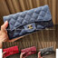 VIP 】กระเป๋าสตางค์ใบยาวรุ่นฝาพับที่ถามหากันมากที่สุด!! สวยรับทรัพย์จาก Chanel วัสดุหนังลายคาร์เวีย ลุคผู้ดีที่สุด เปิด-ปิดด้วยกระดุมแม่เหล็ก ภายในกระเป๋ามีช่องใส่บัตรได้เยอะ ใส่ธนบัตร ใส่เหรียญได้ มีช่องซิปแยกอีกหนึ่งช่อง ดีไซน์เรียบหรูดูคลาสสิค!! สาวๆห้า