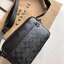 COACH GRAHAM CROSSBODY IN SIGNATURE CANVAS (COACH C4149) กระเป๋าครอสบอดี้รุ่นยอดฮิตสำหรับหนุ่มๆ ที่สาวๆก็ใช้ได้!! รูปทรงดีไซน์คลาสสิค ใช้งานสะดวก วัสดุหนังแคนวาสเคลือบลาย เปิด-ปิดด้วยซิป ภายในเป็นช่องโล่ง ใส่ของสำคัญได้ครบ สายสะพายปรับได้ตามตัว มีมาให้ช้อ