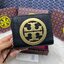 Tory Burch Charlie Mini Bi-fold Leather Wallet / Tory Wallet พร้อมส่ง กระเป๋าสตางค์ใบสั้น รุ่นใหม่ขายดี หรูหราทุกสี ดีไซน์คลาสสิค ขนาดกำลังพอเหมาะ โดดเด่นด้วยโลโก้