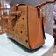 M.C.M ESSENTIAL VISETOS ORIGINAL SMALL CROSSBODY BAG กระเป๋าสะพายข้าง ขนาดกำลังดี สวยอยู่ทรง ดีไซน์เป็นเอกลักษณ์ วัสดุหนังแคนวาสสลับหนังแท้ พริ้นท์ลายเต็มใบ ดูหรูมาก!! เปิด-ปิดกระเป๋าด้วยสายคาดแม่เหล็ก และซิปรูดกันของหล่น มาพร้อมสายสะพาย crossbody ปั๊มลาย