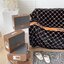 VIP GIFT 】Best Gift! Celine Blanket พร้อมส่งไอเท็มแนะนำ ผ้าห่มนุ่มนิ่ม ขนปุยๆๆ สบายผิวมาก เนื้อผ้านิ่มฟูนุ่มใช้ได้ทุกโอกาส ขนาดกำลังดี พกพาสะดวก สามารถพกไว้ใช้ในรถ ใช้ในออฟฟิศได้ จะซื้อใช้เองหรือมอบเป็นของขวัญก็ดูดีพร้อมส่งที่ไทย ราคาสุดคุ้มไม่ต้องรอพรีฯ 