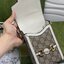 หนังแท้ GUCCI Horsebit phone bag กระเป๋าสะพาย กระเป๋าใส่โทรศัพท์สุดคลาสสิก หนังวัวแท้สีน้ำตาล/สีขาว อะไหล่ทองสวย ดีไซต์สัญลักษณ์วงแหวนตามแบบฉบับแบรนด์ สายสะพายยาวที่สามารถปรับระดับได้ ภาพสินค้าถ่ายจากงานขายจริง ใช้งานต่างประเทศได้ค่ะ