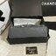 CHANEL Classic Medium Flap Bag กระเป๋าสะพายคลาสสิกรุ่นยอดนิยมตลอดกาล ดีไซน์เรียบหรูหราขับผิว งานหนังแท้สวยมาก มีอะไหล่เงินและทอง สุดยอดเดอะเบสท์ไอเท็ม