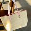 COACH TOWN TOTE SIGNATURE BAG((76636)) พร้อมส่งอีกครั้ง! กระเป๋าใบใหญ่หนังแท้ สวยงามค่ะ ป้ายอะไหล่แบรนด์แบบโลหะสีทองสวยหรูมากๆ เปิดปิดกระเป๋าแบบกระดุมแม่เหล็ก ใช้งานง่าย ภายในกว้างมากๆค่ะบอกเลย สาวๆที่สัมภาระเยอะหายห่วงค่ะ พร้อมช่องกระเป๋าซิปให้ใส่มือถือห