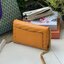 ของแท้ 💯% 】Tory Burch Kira Chevron Chain Wallet Bag เน้นความเรียบหรูดูแพง ต้องยกให้รุ่นนี้ ซึ่งมีขนาดกะทัดรัด ให้ลุคสาวมั่น Active ดูทะมัดทะแมง เหมาะสะพายในวันลำลอง และด้วยความที่เป็นแบรนด์ของทอรี่