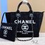 CHANEL Maxi Shopping Bag / Chanel tote bag กระเป๋าทรงโท้ทใบใหญ่กระเป๋าผ้าแคนวาส งานสกรีนสวยหรูใบใหญ่สไตล์เซเลปค่ะ ต้อนรับเทศกาลท่องเที่ยวช่วงสิ้นปีนี้