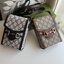 Gucci Horsebit 1955 mini bag / Gucci Phone Bag ออริจินอล รุ่นยอดฮิต ไซส์มินิ ที่ใครๆก็ต้องรู้จัก!! กับกระเป๋าขนาดมินิในรูปแบบผ้าแจ็คการ์ดสีขาวงาช้างและน้ำเงิน ได้รับแรงบันดาลใจมาจากดีไซน์ดั้งเดิม ซึ่งแอคเซสเซอรี่นี้โดดเด่นด้วยรายละเอียดดั้งเดิมที่ทันสมัยโ