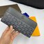 VIP GIFT 】GOYARD round zipper Matignon Long Wallet กระเป๋าสตางค์ซิปรอบใบยาว พร้อมส่ง 6 สี เหมาะกับการใช้งานทุกรูปแบบ นอกจากเพิ่มความมั่นใจแล้ว ยังทำให้ชีวิตของเราง่ายขึ้นอีกด้วย โดยการเปิดปิดแบบซิปรอบ สามารถใส่ธนบัตร เหรียญ บัตรต่างๆได้หลายใบเลยทีเดียว ขน