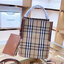 VIP GIFT 】BURBERRY FRAGRANCES CROSSBODY BUCKET กระเป๋าสะพาย Burberry ทรงtote ลายออริจินอล มาพร้อมกระเป๋าใบเล็ก+สายสะพาย งานเป๊ะมากค่าใบนี้ไว้ติดตู้สักใบอุ่นใจ ใช้ได้บ่อยแน่นอน สะพายข้างสายยาวถอดออกถือได้ค่ะ สวยหรูอยู่ทรงมาพร้อมกระเป๋าคลัชใบเล็กสีน้ำตาลเข้