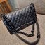 Chanel Boy 10" พร้อมส่งที่ไทย รุ่นสุดฮอต ดีไซน์อะไหล่ดำ เรียบหรูมากๆ!! วัสดุหนังลายคาร์เวีย ทรงคลาสสิคที่สาวๆห้ามพลาด!! ในราคาสุดคุ้ม เปิด-ปิดกระเป๋าด้วยตัวล็อค ภายในโล่งกว้าง ไซส์ใหญ่ใส่ของได้เยอะ มีช่องแยกในกระเป๋า มาพร้อมสายสะพายโซ่สลับหนังรองบ่า 