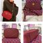 Tory Burch KIRA CHEVRON SMALL CAMERA BAG รุ่น Kira Chevron Small Camera Bag ตอบโจทย์คุณสาวๆ ได้อย่างละมุ่น สวยมาแต่ไกล ลุคหรูดูมีสไตล์ ดีไซน์เรียบหรู แต่ดูไฮไม่เบา..เพิ่มลวดลายด้วยการเย็บเย็บบนหนังเป็นลายเส้น (Chevron) ตกแต่งสายสะพายด้วยพู่ห้อยเกร๋ๆ สายยา