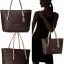Don't Miss! GUESS SAFFIANO SHOPPER BAG กระเป๋าสะพายทรง Tote จากแบร์น GUESS วัสดุหนัง Saffiano ลาย GUESS Signature สวยอยู่ทรง ขนาดใหญ่กำลังดี น้ำหนักเบา ด้านหน้าประดับโลโก้แบรนด์ พร้อมห้อย TAG โลโก้ G อะไหล่เงินที่หูกระเป๋าถอดเเยกใช้ได้ เปิดปิดด้วยซิป