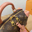 VIP 】LV Louis Vuitton Petite Malle Souple Bag กระเป๋าสะพายทรงหมอนมินิสวยน่าใช้มากค่ะ ขนาดกำลังน่ารักเลยค่ะ ภายในโล่งกว้าง ใส่ของได้เยอะน้าา งานซิปกลางเก็บของได้อย่างมิดชิด หนังลายโมโนแกรม มาพร้อมสายสะพายยาว 2 สาย ถอดออกถือได้ ไอเท็มน่ารักขนาดนี้ ไม่มีได้ไ