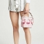 Kate spade new york Flamingo Pippa Bucket Bag 🍭รุ่นแนะนำ ราคานี้หายากแล้วจร้าา กระเป๋าหิ้วหรือสะพายข้างได้ ทรงถัง วัสดุหนังแกะแท้ สัมผัสหนังนิ่มมือดีมากๆค่ะ ด้านหน้าแต่งรูป Flamingo ดูเก๋มากๆค่ะ มีอะไหล่แบรนด์ ปากกระเป๋าแบบหูรูด ภายในกระเป๋าโล่ง ใ