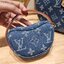 LV croissant denim bag กระเป๋าทรงครัวซองต์ ใหม่ล่าสุด สวยชิค ฉ่ำก่อนใคร ด้วยดีไซน์สุดเก๋แบบทำถึง เพิ่มดีเทลน่าใช้ด้วยใบลูก ที่แยกออกมาใช้ได้