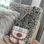 BURBERRY FRAGRANCES VINTAGE CROSSBODY BAG GiFT WITH PURCHASE (GWP) กระเป๋าสะพายพรีเมี่ยมกิ๊ฟ Limited Edition จากเคาน์เตอร์ BURBERRY FRAGRANCES วัสดุหนังแท้ขึ้นลาย Burberry Vintage Signature สวยหรูสุดคลาสสิค เปิดปิดฝาปิดกระดุมแม่เหล็ก ภายในมีโลโก้และช่องซิ